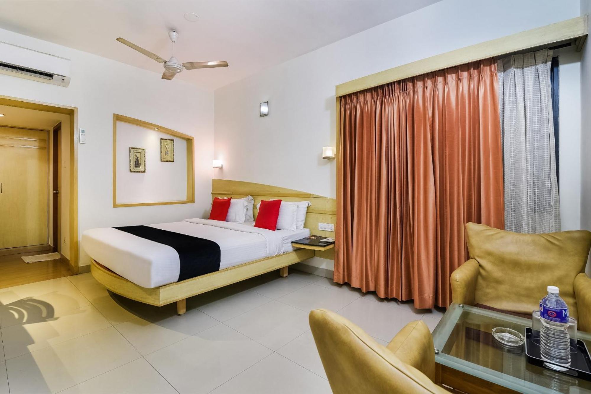 Hotel Super Capital O Grand Plaza Coimbatore Exterior foto