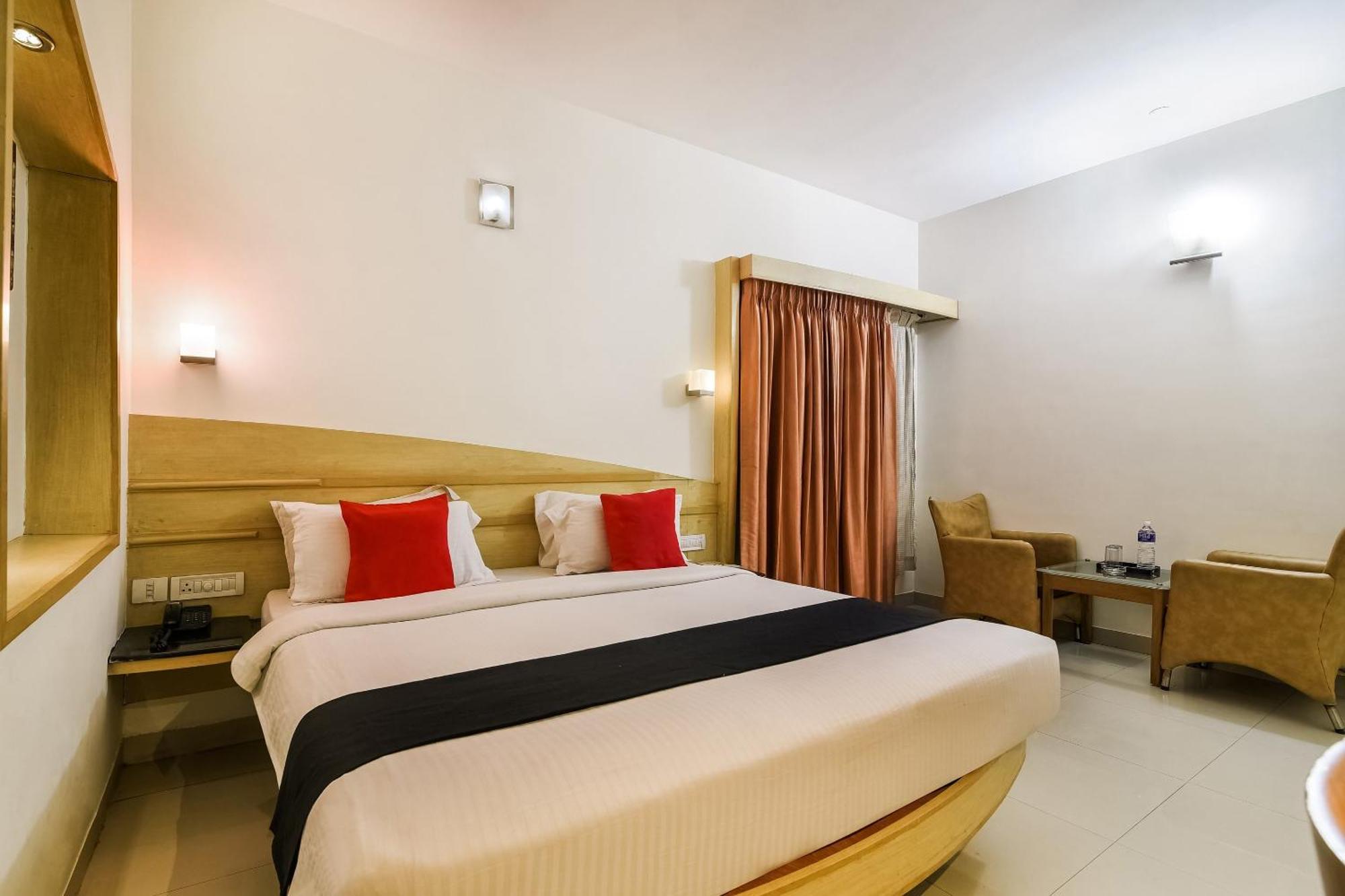 Hotel Super Capital O Grand Plaza Coimbatore Exterior foto