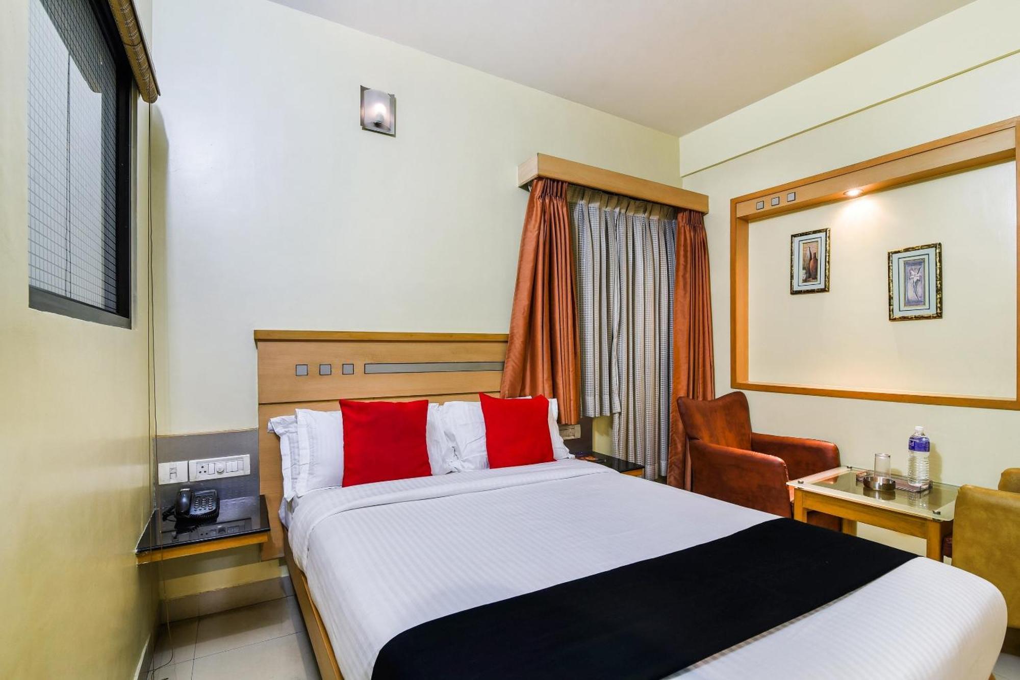 Hotel Super Capital O Grand Plaza Coimbatore Exterior foto
